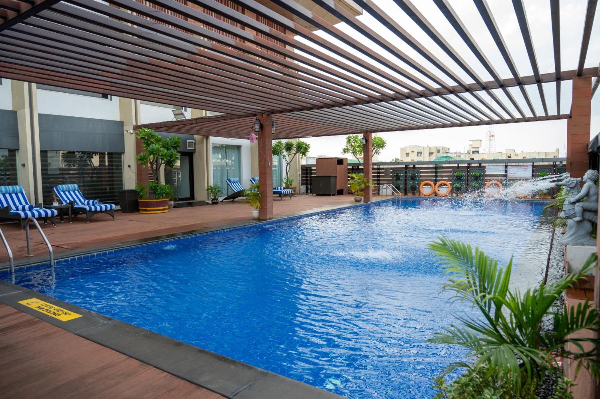 Grand Kakinada By Grt Hotels Екстер'єр фото